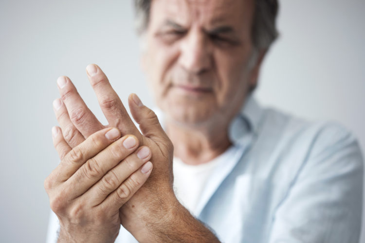 Cách chữa tê tay do máu lưu thông kém tại nhà bạn nên biết