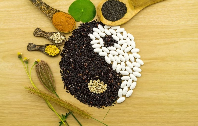 Điều trị cân bằng âm dương bằng ngải cứu có đem lại hiệu quả không?