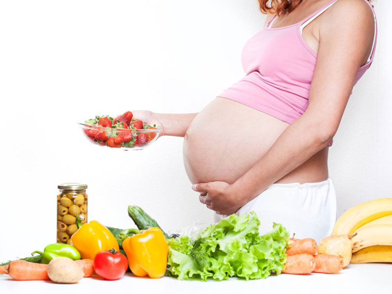 Ngải cứu bà bầu ăn được không? Có ảnh hưởng tới thai nhi không?